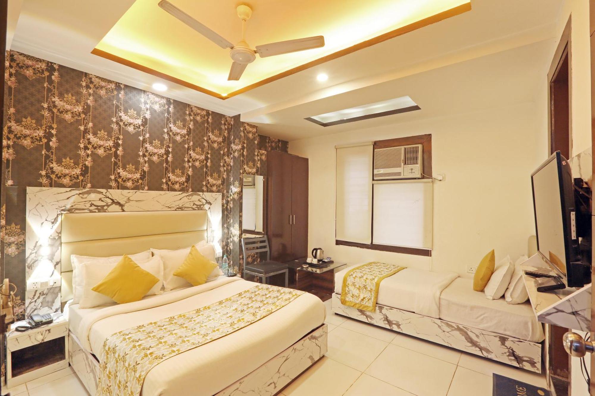 Hotel Triton Grand At Delhi Airport New Delhi Exterior photo
