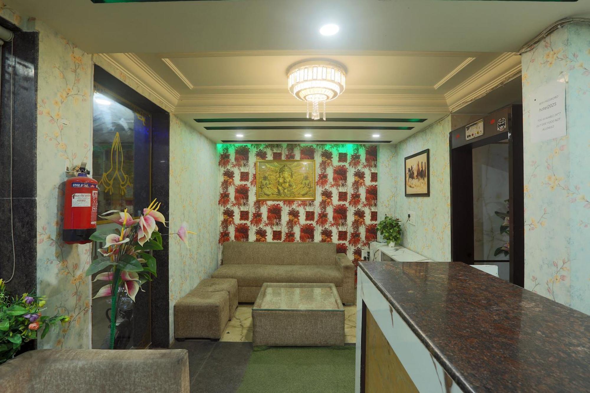 Hotel Triton Grand At Delhi Airport New Delhi Exterior photo