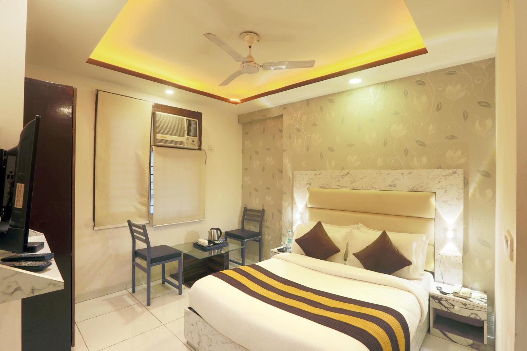 Hotel Triton Grand At Delhi Airport New Delhi Exterior photo