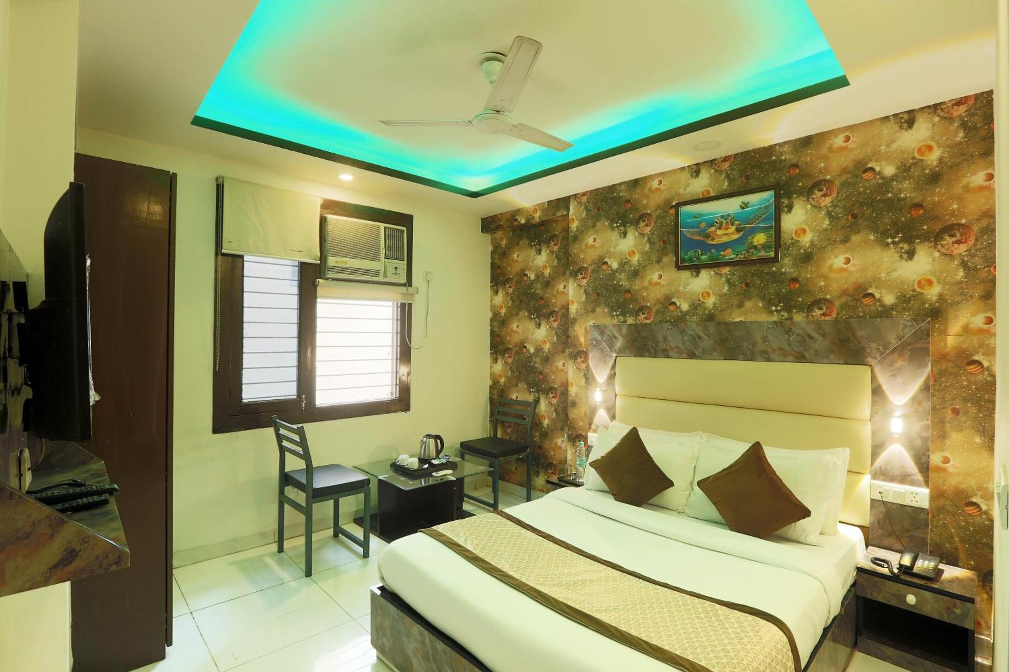 Hotel Triton Grand At Delhi Airport New Delhi Exterior photo
