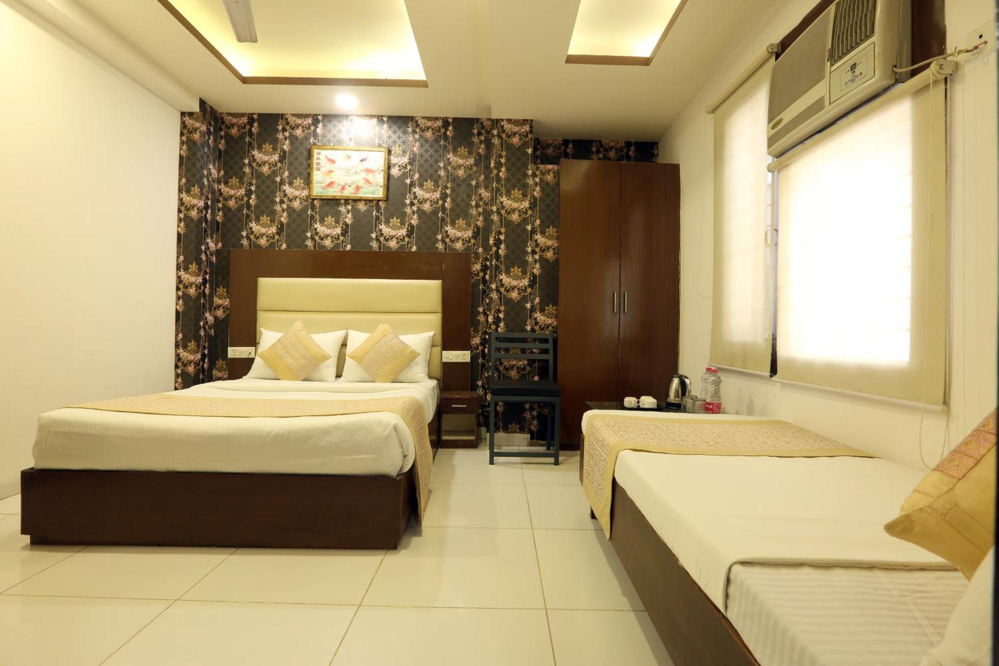 Hotel Triton Grand At Delhi Airport New Delhi Exterior photo
