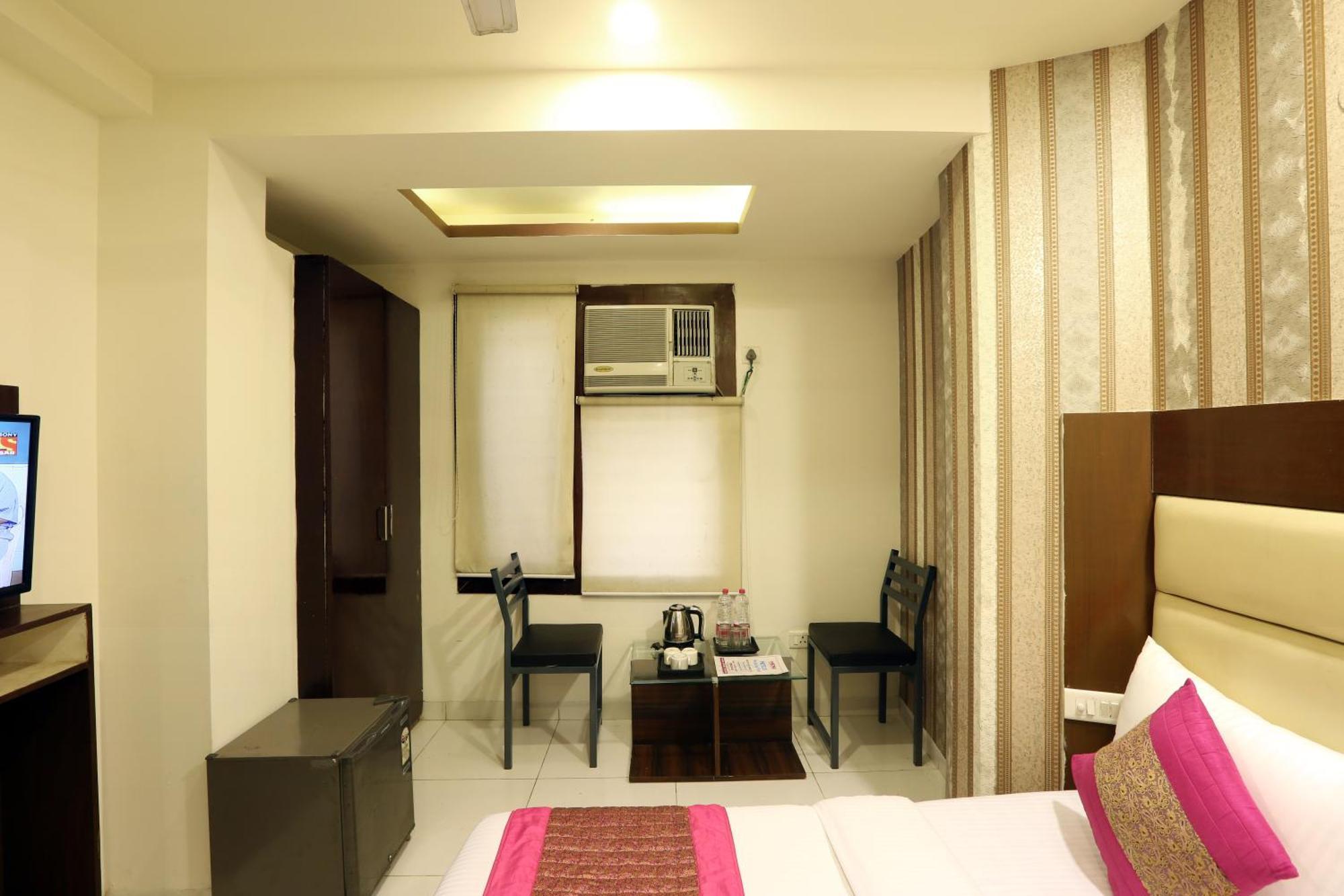 Hotel Triton Grand At Delhi Airport New Delhi Exterior photo